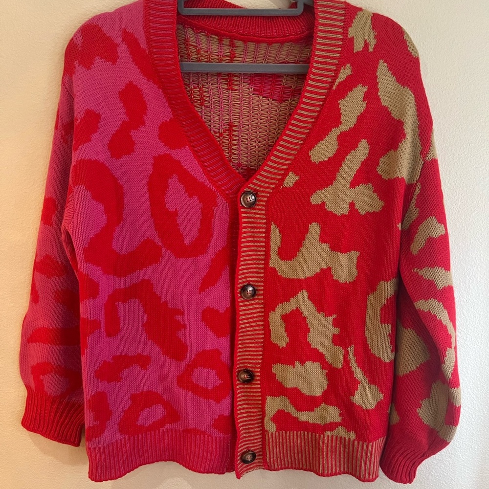 Stylish Red and Pink Leopard Print Women's Sweater - Picture 2 of 5
